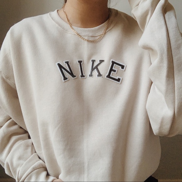 nike beige crewneck 🤍 - Picture 4 of 13